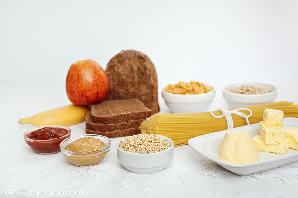 探索白色饮食 纯净营养与餐饮选择